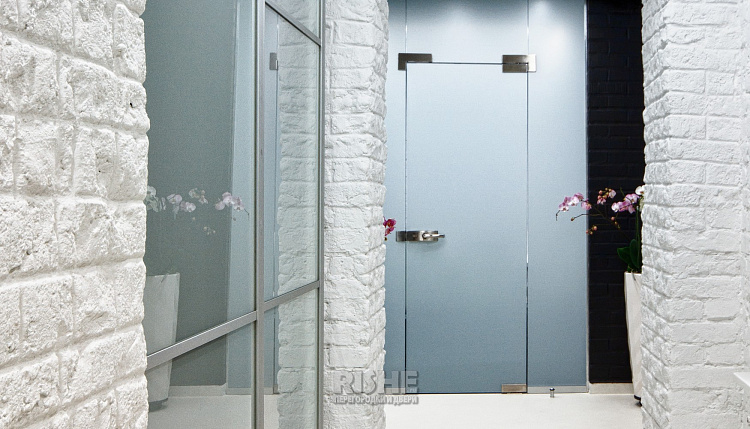 №206  # Беспрофильное остекление, . 'RISHE-С1', ^ Тонированные, ` Цельностеклянные двери.jpg